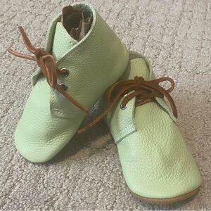 NEW Mon Petit Bright Green Leather Shoes Size 6 Brown Soft Soles Real Leather